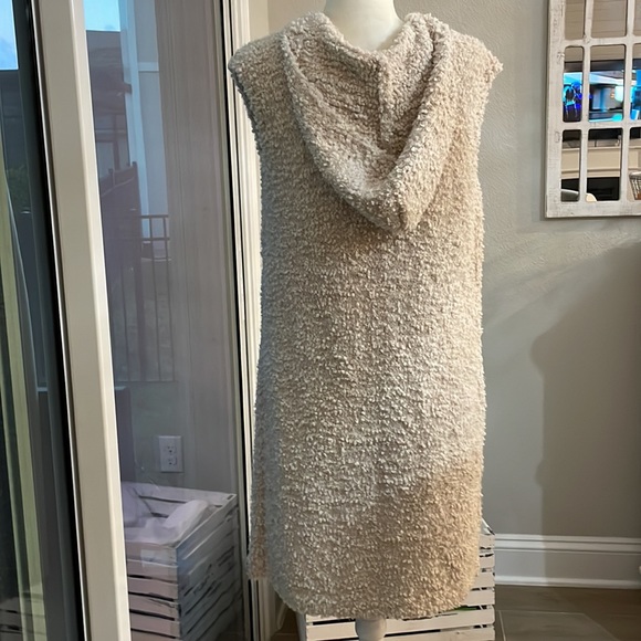 Rachel Zoe Sleeveless Cardigan with Hoodie - Picture 7 of 14